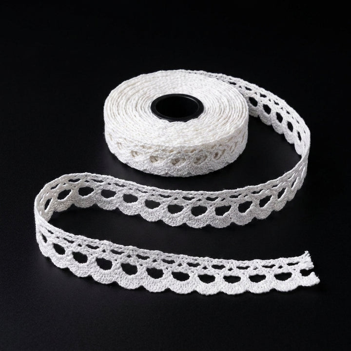 White Scalloped Edge Crochet Lace Trim - 5 mtr