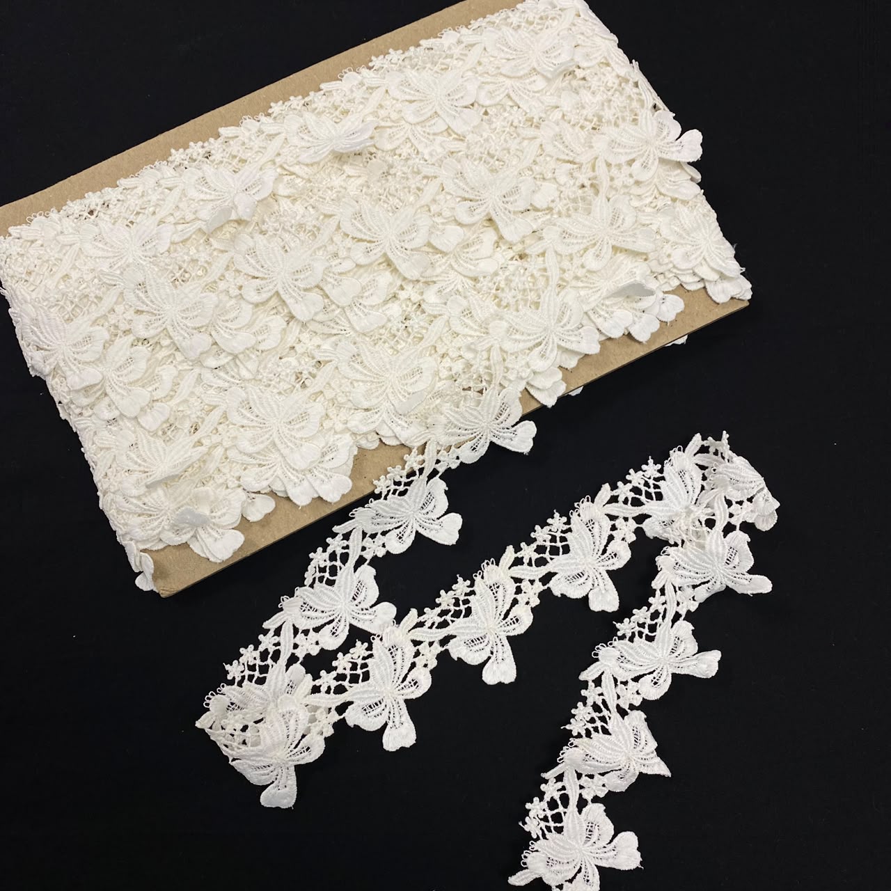 White Floral Chemical Lace - 5 mtr