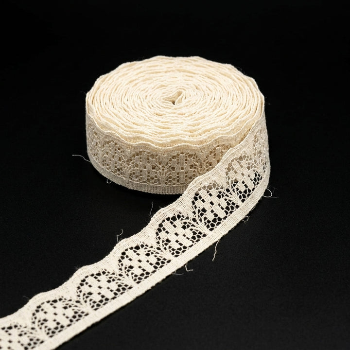 Small Floral Scallop Raschel Lace Trim - 5 Mtr