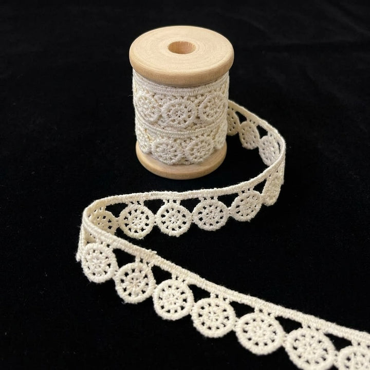 Natural Circular Floral Medallion Chemical Cotton Lace - 25mtr