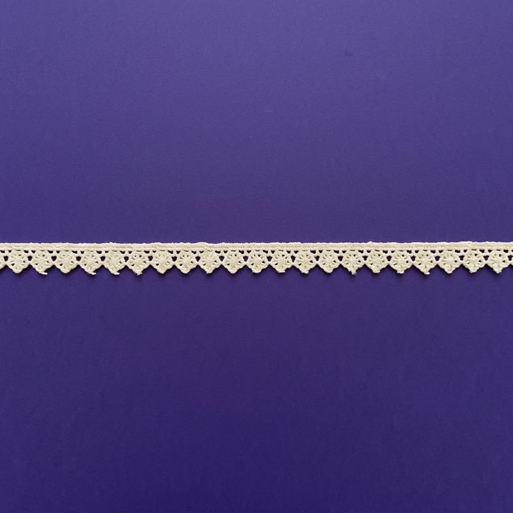 Natural Tiny Floral Scallop Chemical Cotton Lace - 25mtr