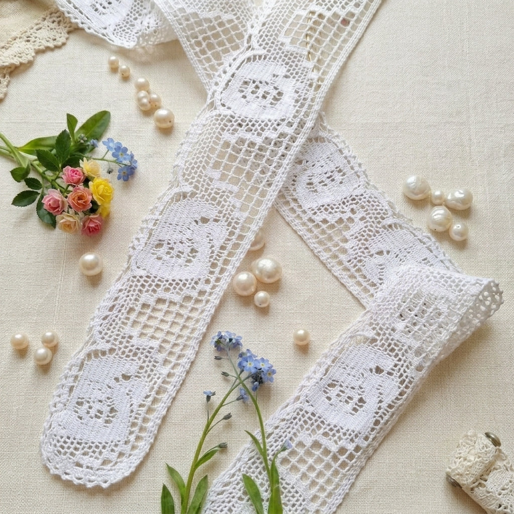 Off-White Geometric Pattern Crochet Lace - 5 mtr