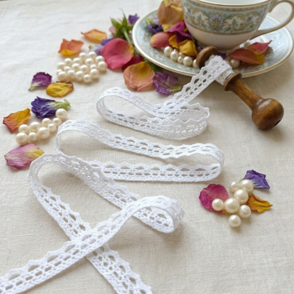 Off White Crochet Kingri Crochet Lace Trim - 10 mtr