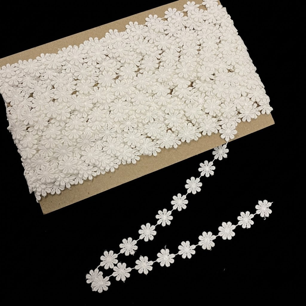 White Daisy Floret Chemical Lace - 5 mtr