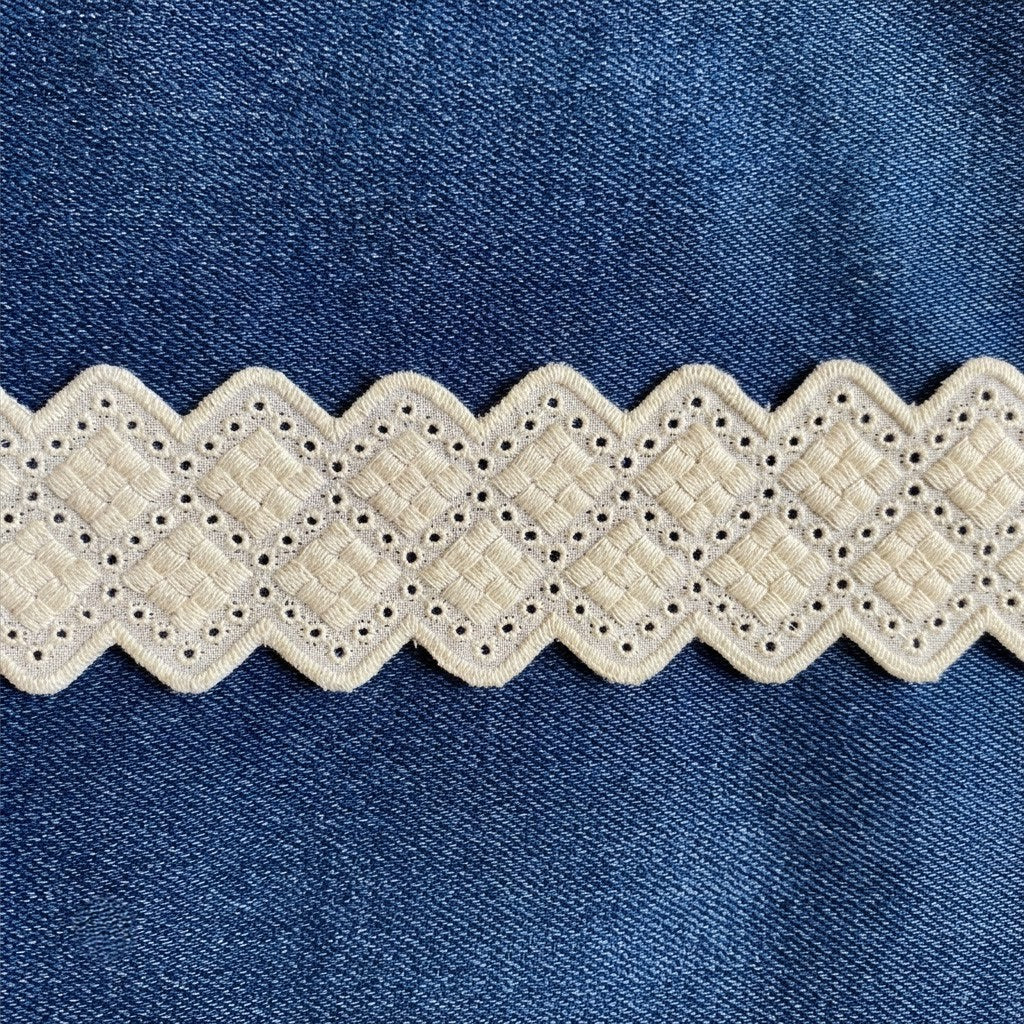 Natural Geometric Diamond Pattern Schiffli Embroidery Lace – 5 mtr