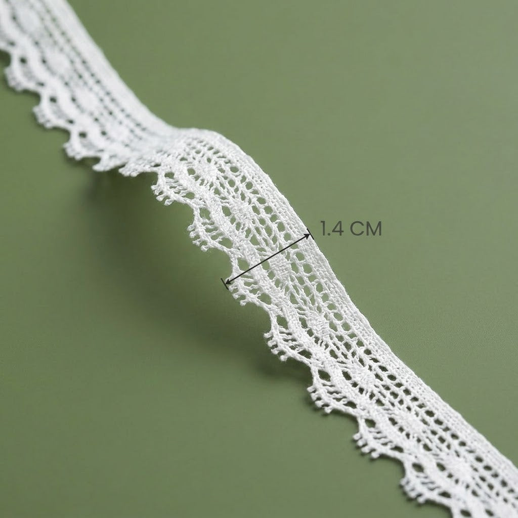 Off White Fine Scallop Lace with Kingri Trim Crochet Lace - 5 Mtr